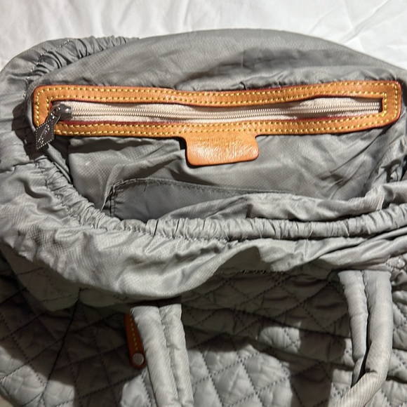 Mz Wallace gray bucket bag. Detachable straps with top handles. - Picture 11 of 14